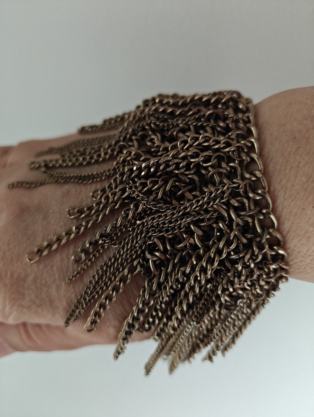 Stunning Dangling Chains Bracelet
